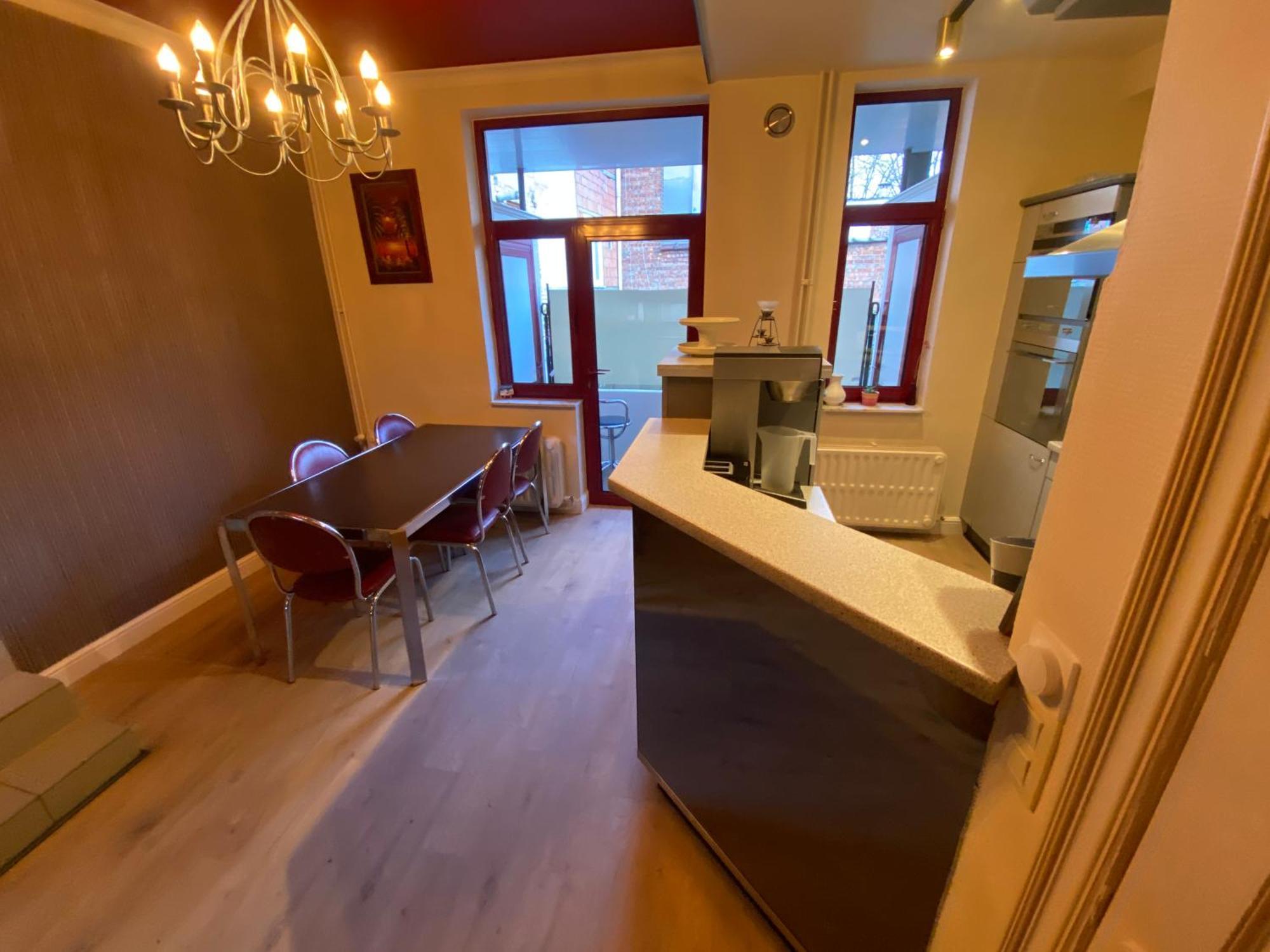 J And R Brussels City Apartment מראה חיצוני תמונה